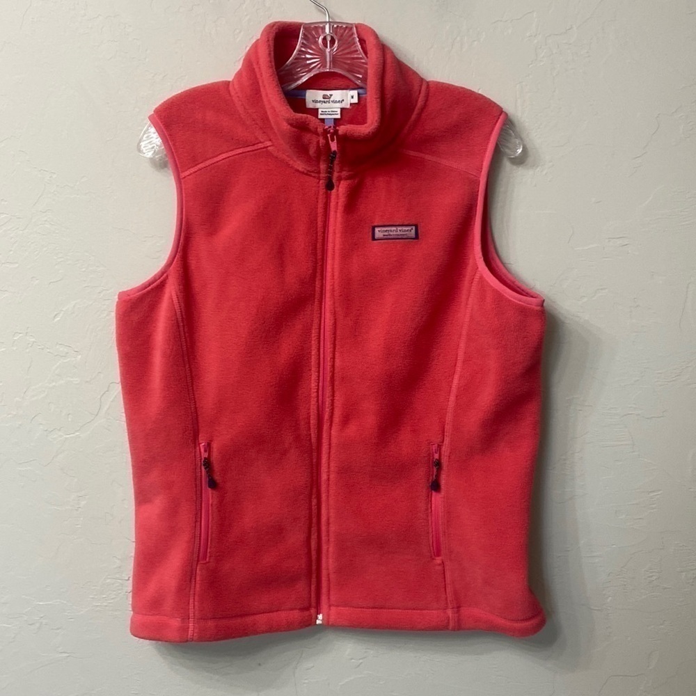 Vineyard Vines pink fleece vest size medium.
